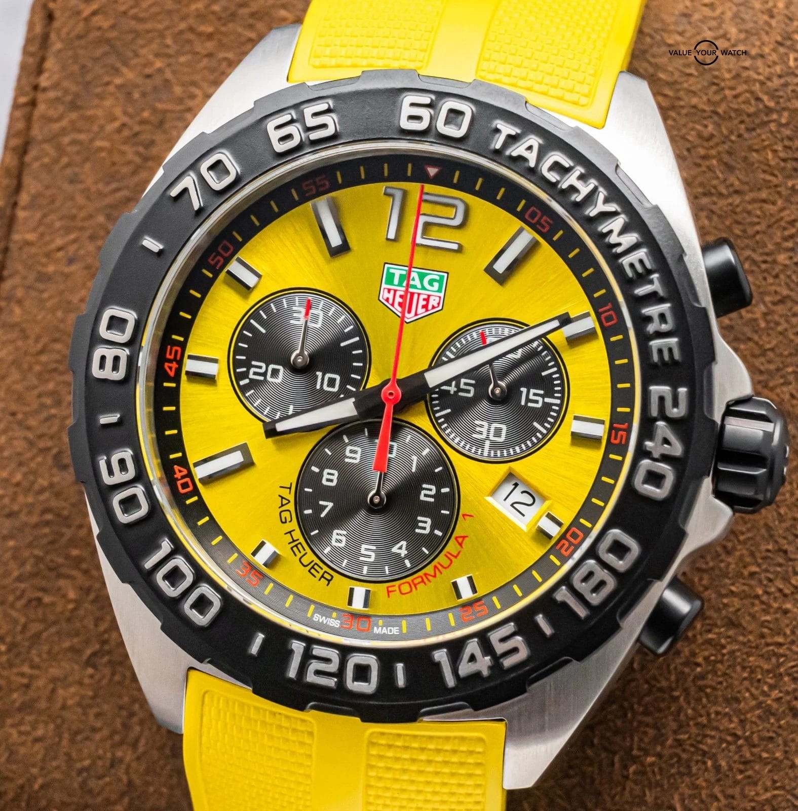Tag Heuer Formula 1 Chronograph 43 mm Yellow Dial Complete 2023 CAZ101AM.FT8054 - Image 7