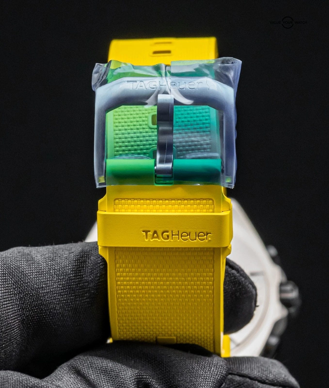 Tag Heuer Formula 1 Chronograph 43 mm Yellow Dial Complete 2023 CAZ101AM.FT8054 - Image 15