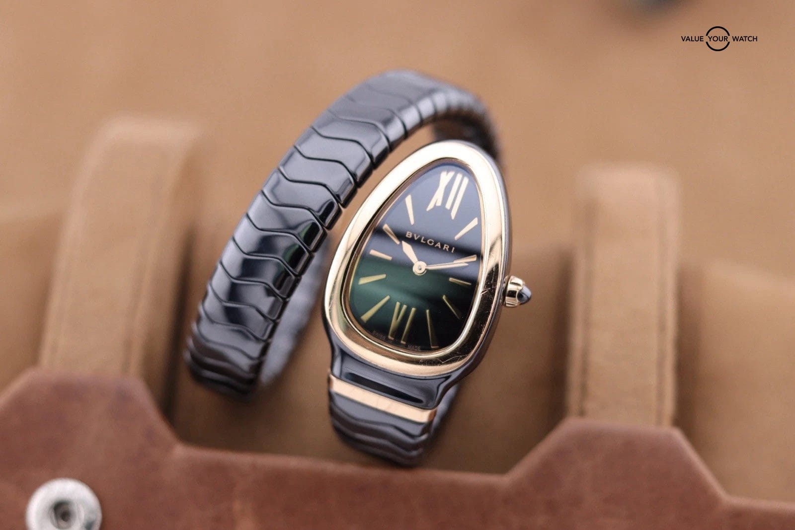 Bulgari Serpenti 18kt Gold x Ceramic | ref. 102735 | 2022 Complete Set