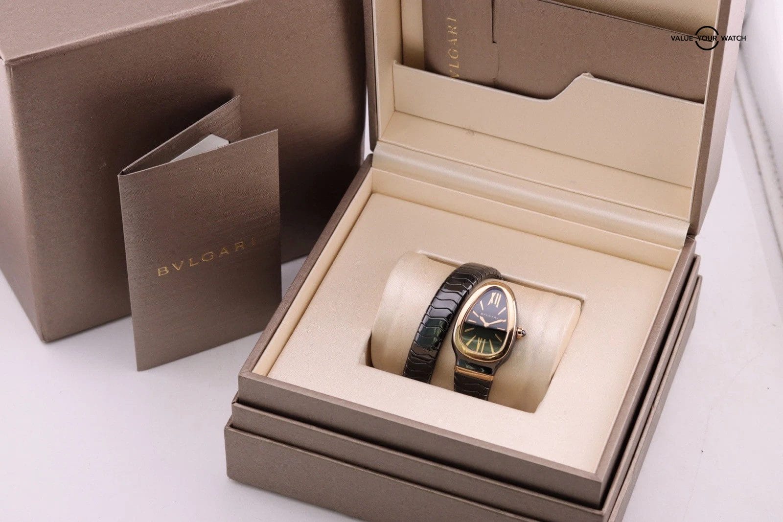 Bulgari Serpenti 18kt Gold x Ceramic | ref. 102735 | 2022 Complete Set - Image 3