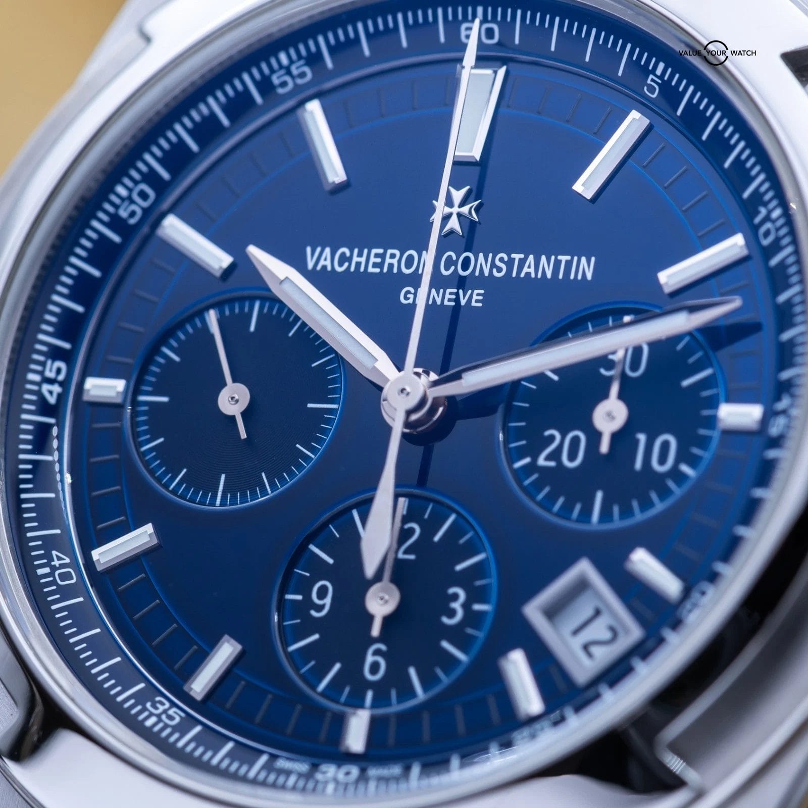 Vacheron Constantin Overseas Chronograph 5500V Blue Dial 42mm Full Set w/Straps - Image 15