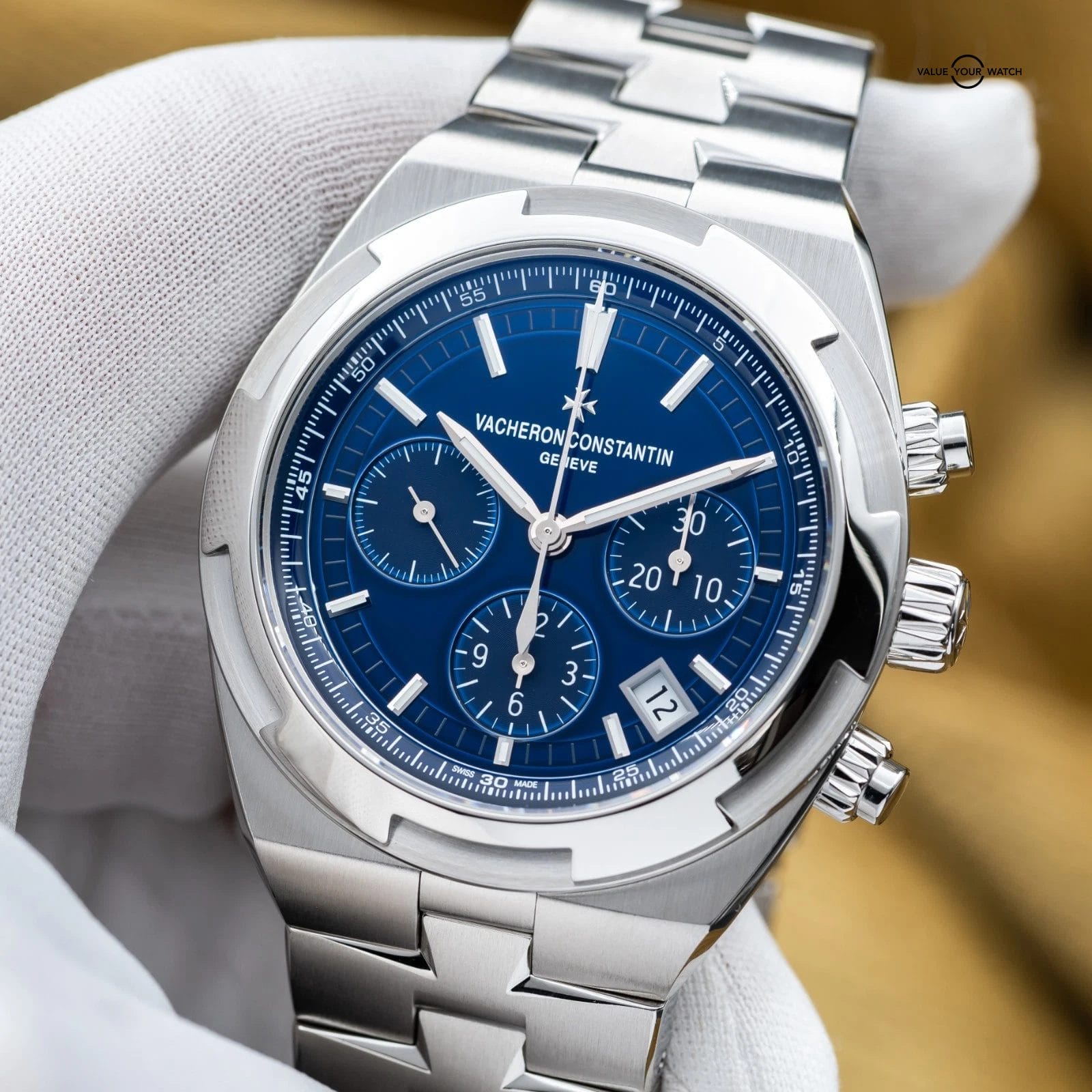 Vacheron Constantin Overseas Chronograph 5500V Blue Dial 42mm Full Set w/Straps - Image 18