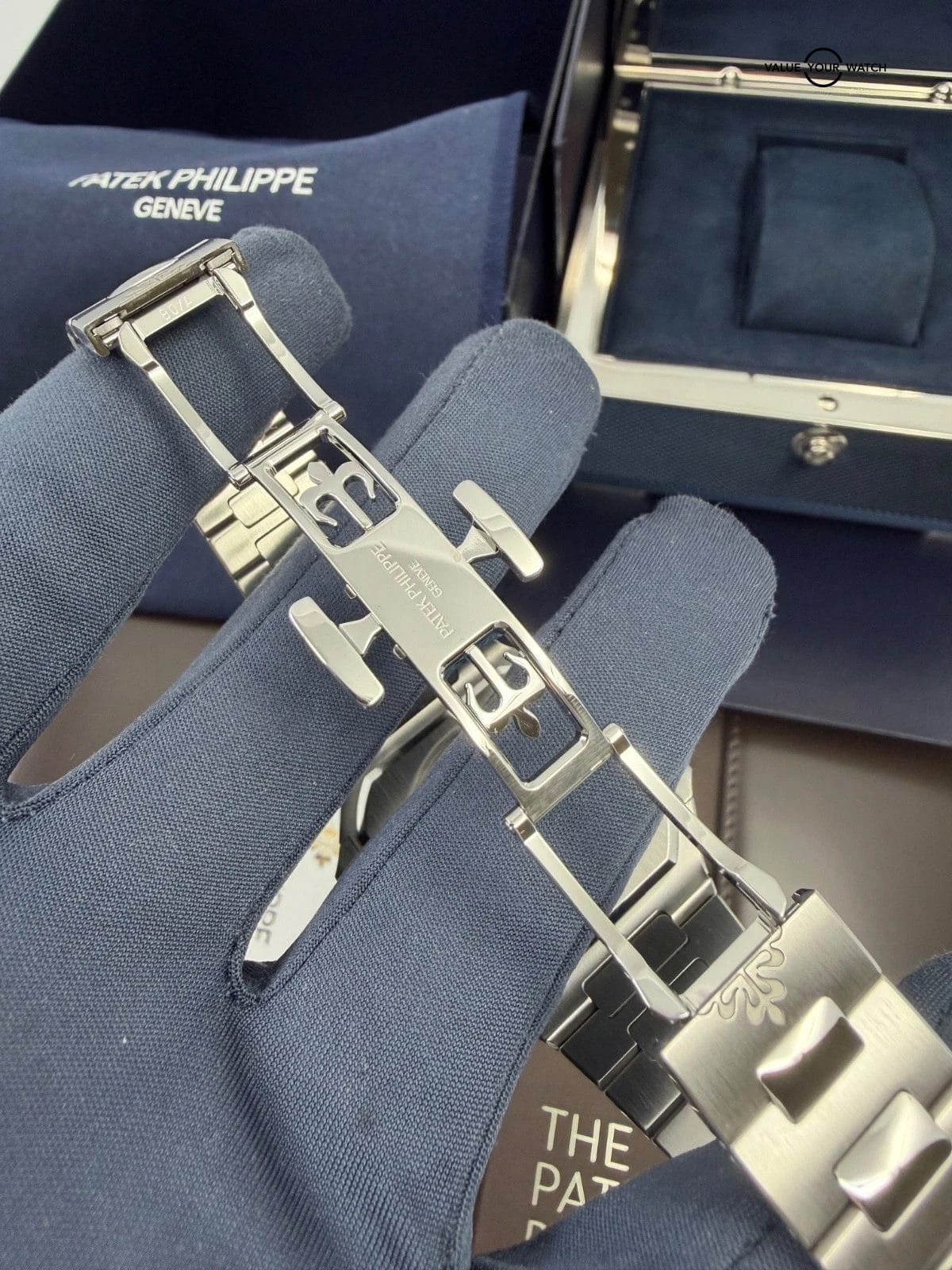 2024 MINT Box Papers Patek Philippe 5821/1A Cubitus Automatic with Green Dial - Image 6