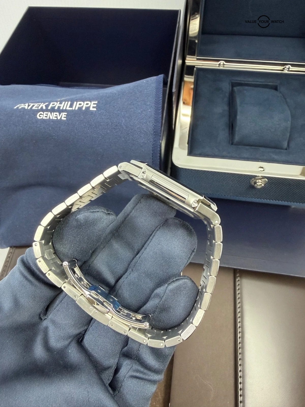 2024 MINT Box Papers Patek Philippe 5821/1A Cubitus Automatic with Green Dial - Image 8