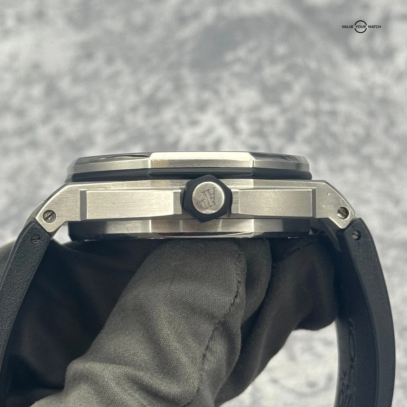 Audemars Piguet Royal Oak Offshore Diver Black Dial 42mm - 15703ST.OO.A002CA.01 - Image 7