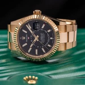 Rolex Sky Dweller in 42mm 18k yellow gold Black dial, 2024 full set! Ref. 336938