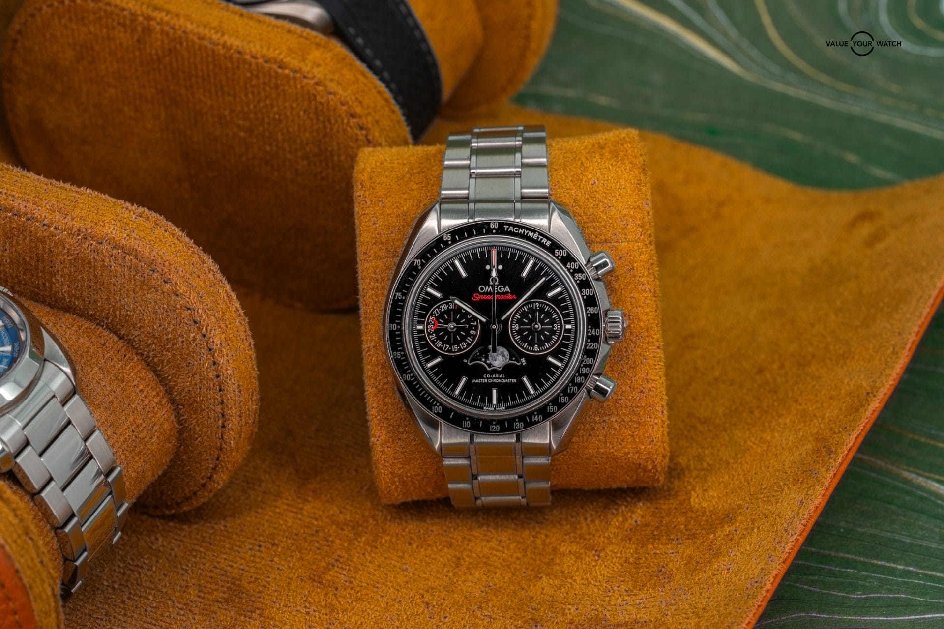 Omega Speedmaster Moonphase Chronograph 44.25mm Black Dial Steel Complete Set 304.30.44.52.01.001 - Image 17