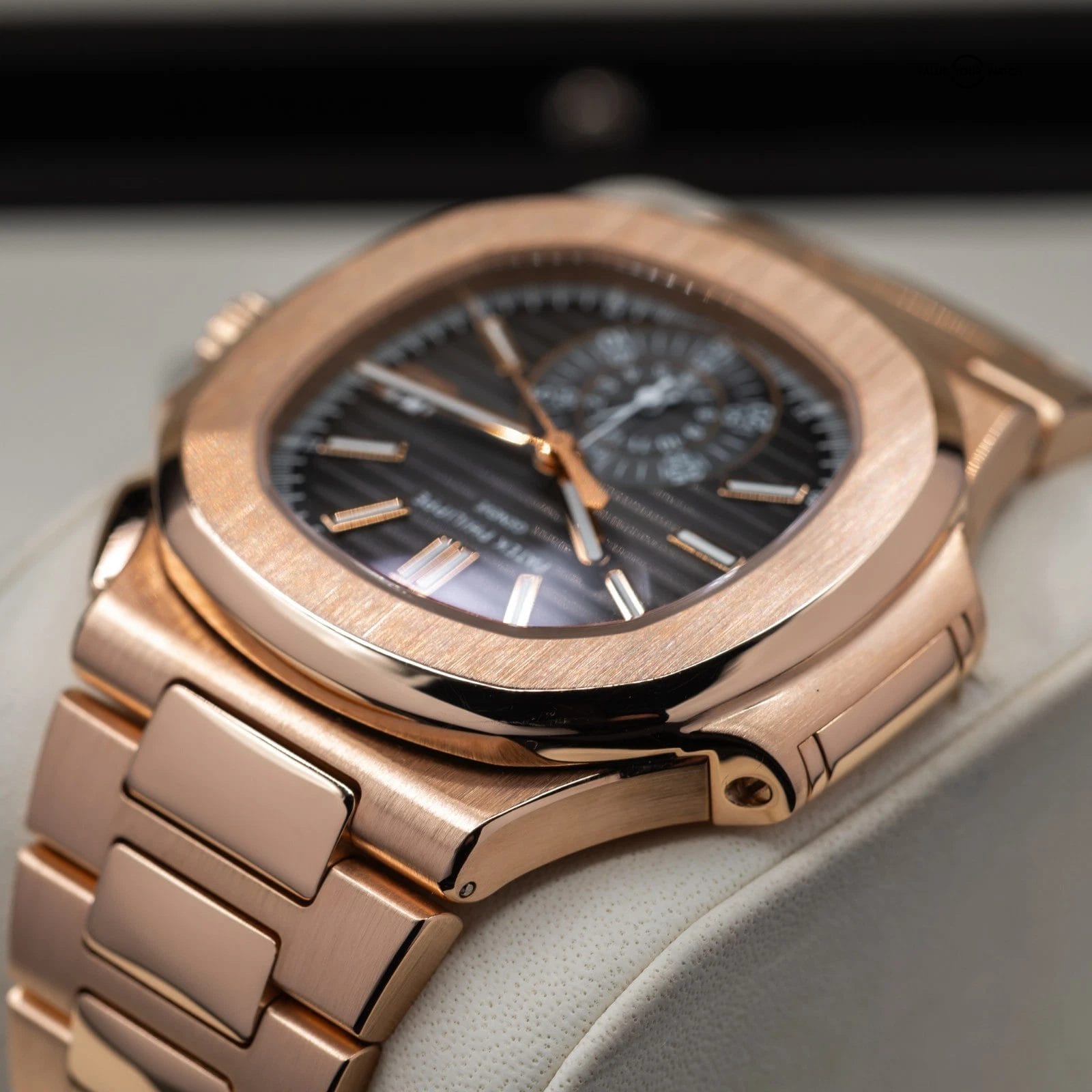 Patek Philippe Nautilus Chronograph in rose Gold, 5980/1R full set 2015! - Image 11
